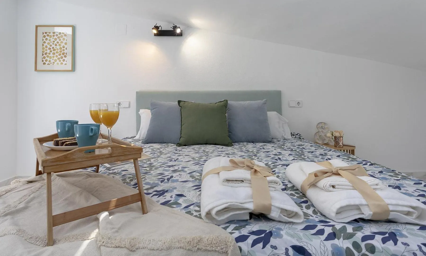 -Malagasunapts-Ayala33 Bus-Train Station - Huelin Beach 0*,  İspanya