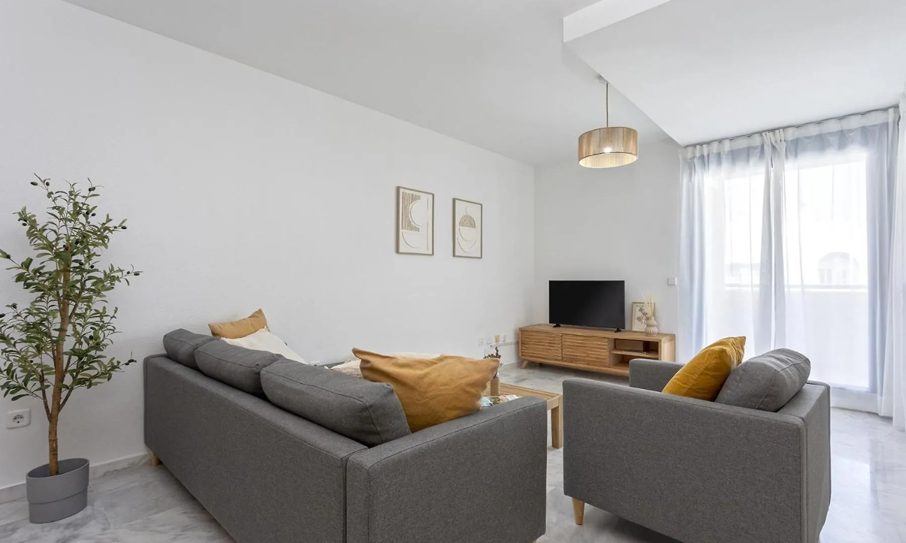-Malagasunapts-Ayala33 Bus-Train Station - Huelin Beach Daire