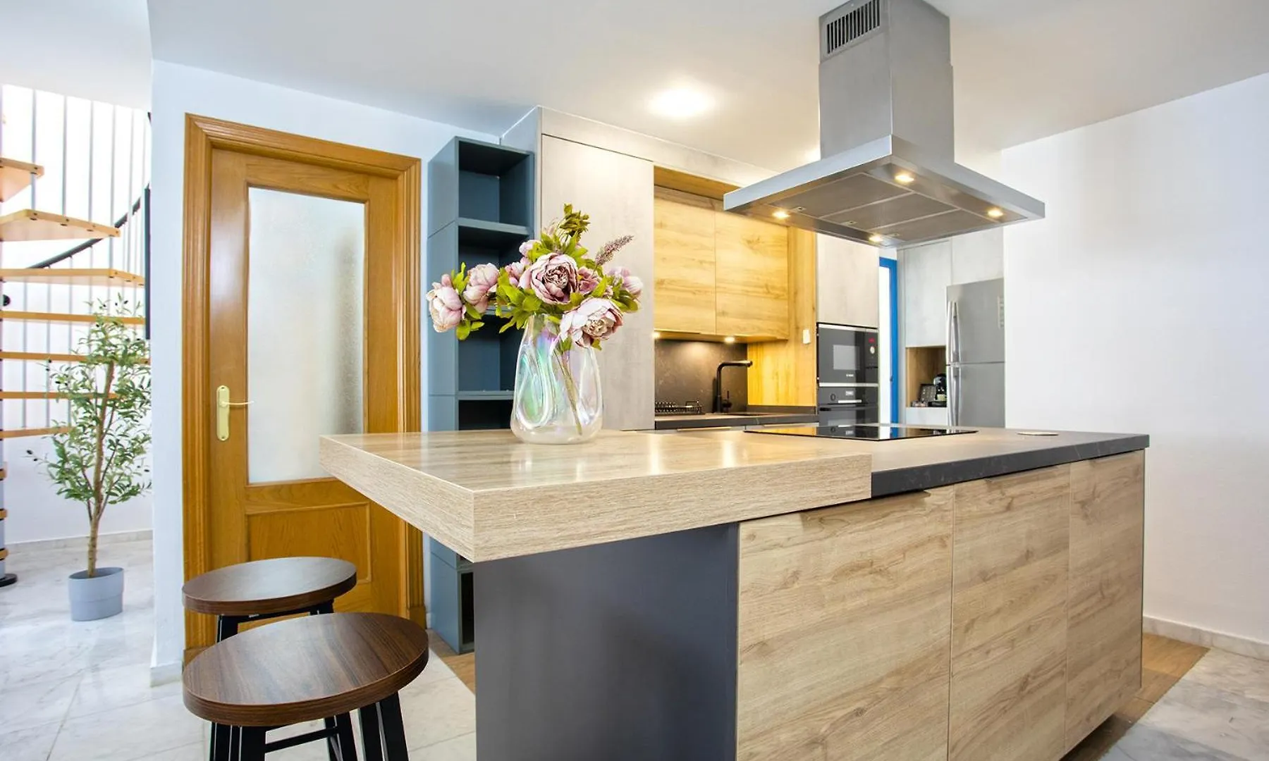 -Malagasunapts-Ayala33 Bus-Train Station - Huelin Beach